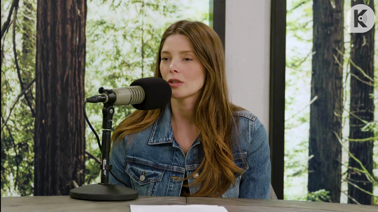 Ashley-Greene-dot-nl_TheTwilightEffect-Aflevering14EclipseRewatchPart2of3-3219.jpg
