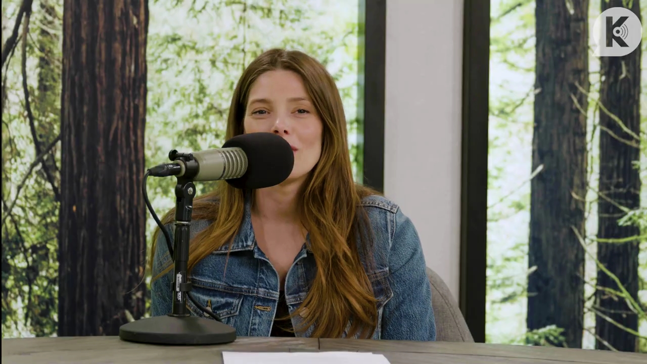 Ashley-Greene-dot-nl_TheTwilightEffect-Aflevering14EclipseRewatchPart2of3-3273.jpg Ashley-Greene-dot-nl_TheTwilightEffect-Aflevering14EclipseRewatchPart2of3-3273.jpg