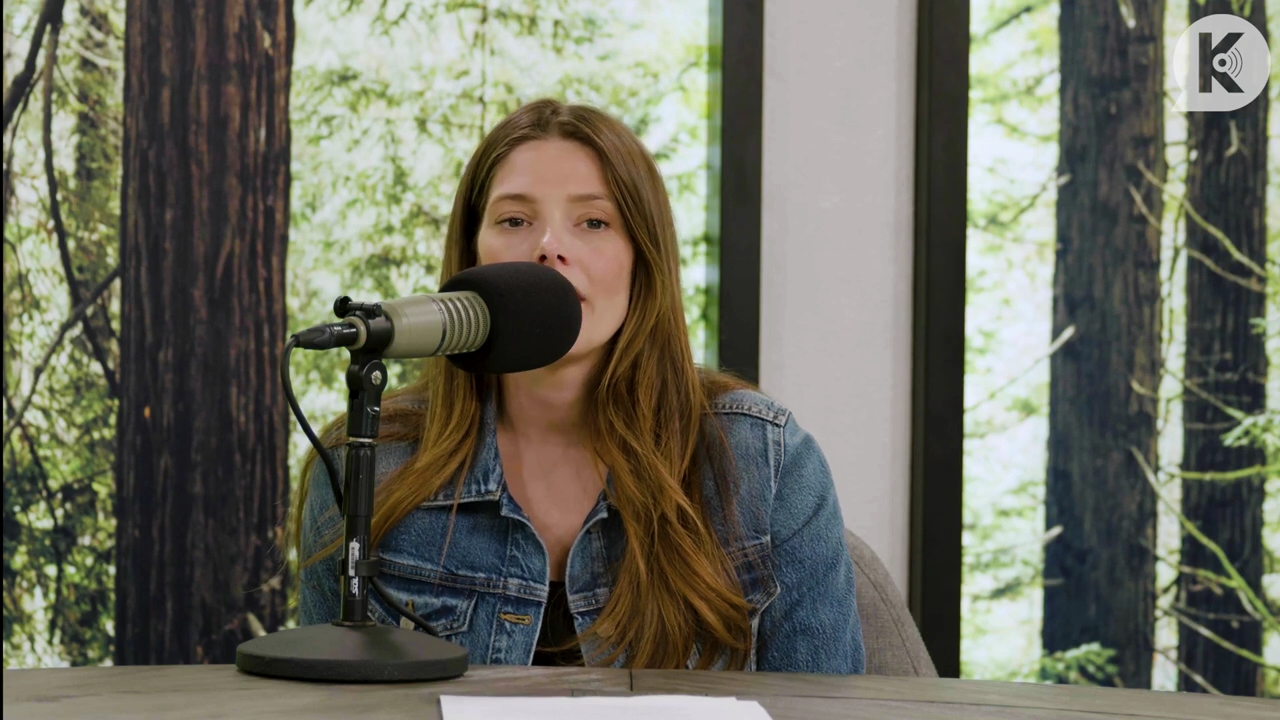 Ashley-Greene-dot-nl_TheTwilightEffect-Aflevering14EclipseRewatchPart2of3-3278.jpg Ashley-Greene-dot-nl_TheTwilightEffect-Aflevering14EclipseRewatchPart2of3-3278.jpg