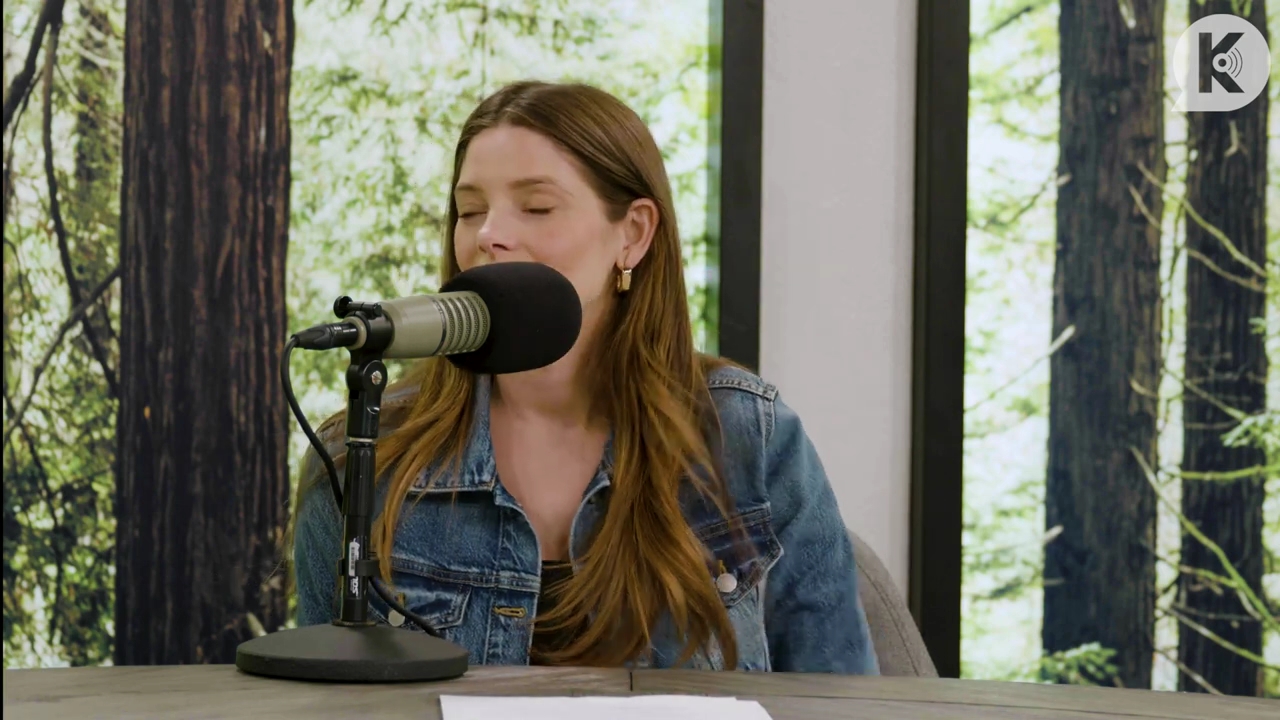 Ashley-Greene-dot-nl_TheTwilightEffect-Aflevering14EclipseRewatchPart2of3-3286.jpg Ashley-Greene-dot-nl_TheTwilightEffect-Aflevering14EclipseRewatchPart2of3-3286.jpg