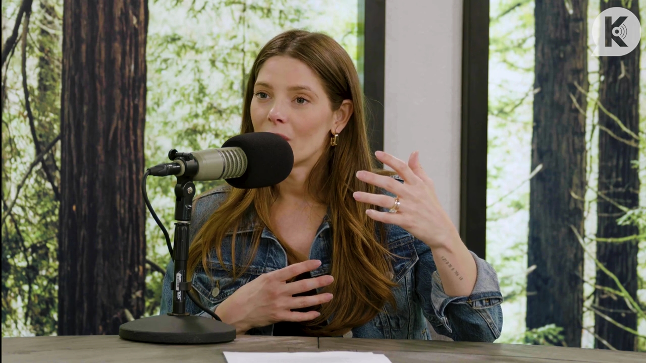 Ashley-Greene-dot-nl_TheTwilightEffect-Aflevering14EclipseRewatchPart2of3-3415.jpg