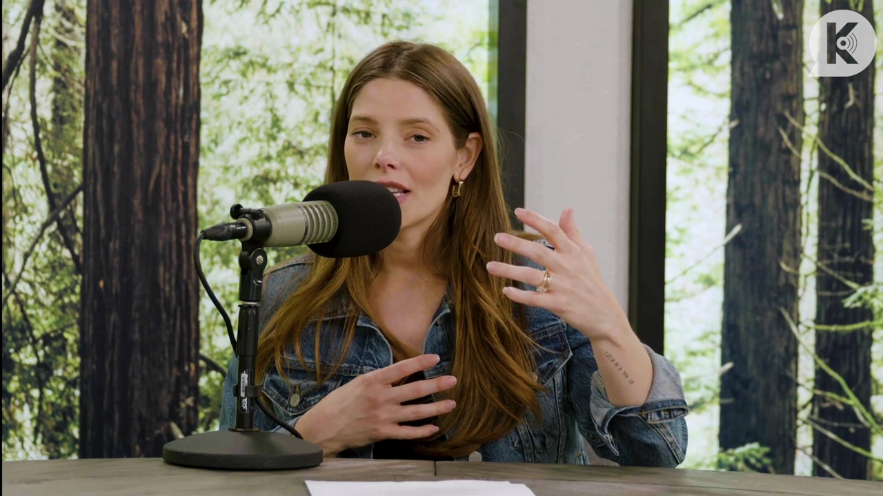 Ashley-Greene-dot-nl_TheTwilightEffect-Aflevering14EclipseRewatchPart2of3-3416.jpg