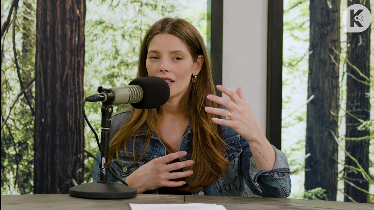Ashley-Greene-dot-nl_TheTwilightEffect-Aflevering14EclipseRewatchPart2of3-3417.jpg