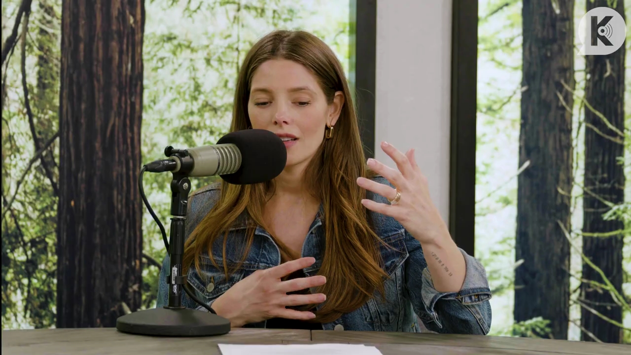 Ashley-Greene-dot-nl_TheTwilightEffect-Aflevering14EclipseRewatchPart2of3-3419.jpg
