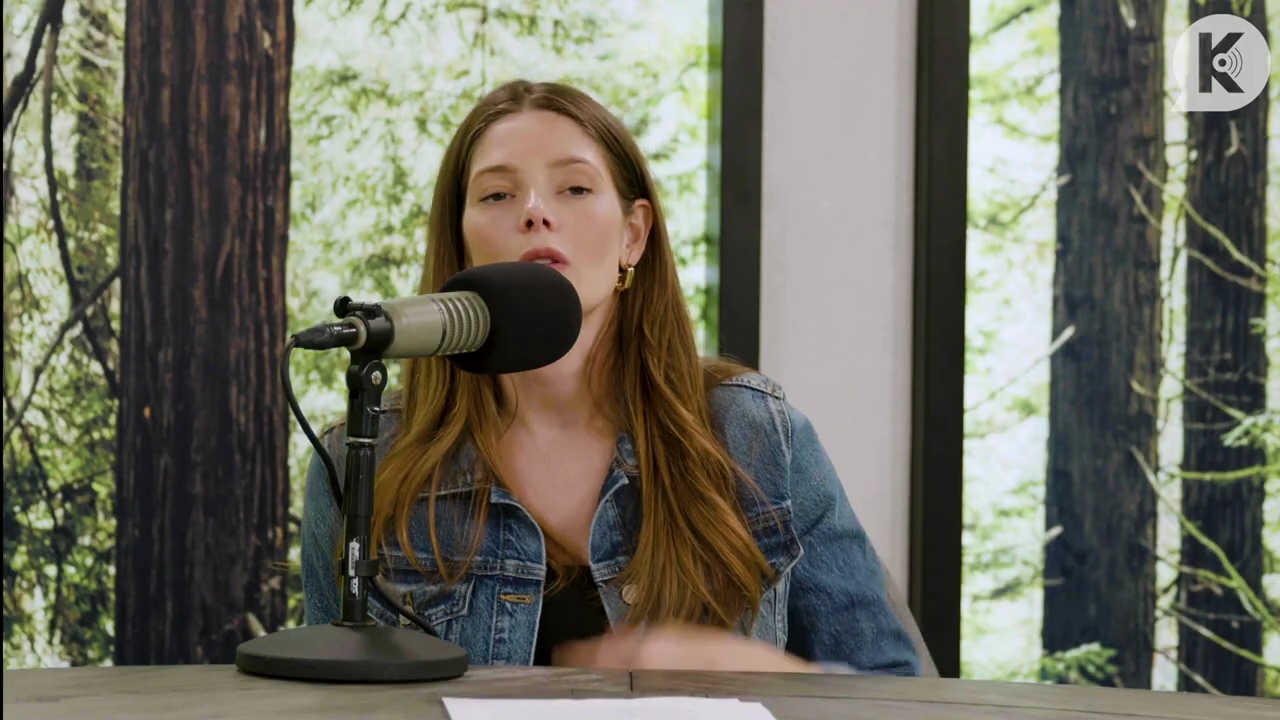 Ashley-Greene-dot-nl_TheTwilightEffect-Aflevering14EclipseRewatchPart2of3-3423.jpg