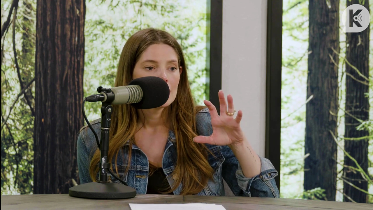 Ashley-Greene-dot-nl_TheTwilightEffect-Aflevering14EclipseRewatchPart2of3-3448.jpg