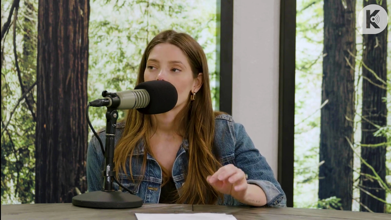 Ashley-Greene-dot-nl_TheTwilightEffect-Aflevering14EclipseRewatchPart2of3-3472.jpg
