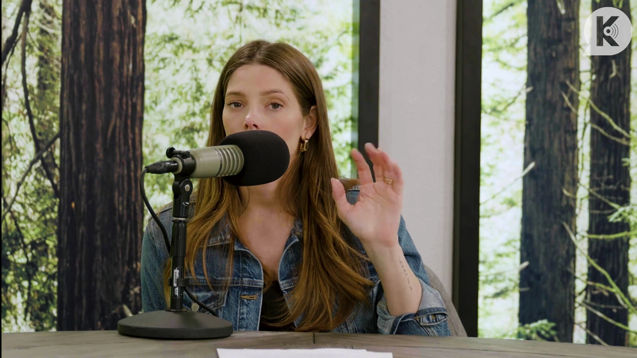 Ashley-Greene-dot-nl_TheTwilightEffect-Aflevering14EclipseRewatchPart2of3-3503.jpg