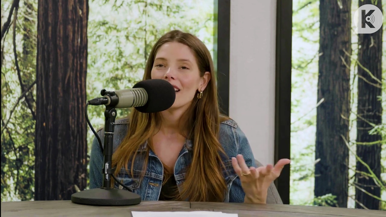 Ashley-Greene-dot-nl_TheTwilightEffect-Aflevering14EclipseRewatchPart2of3-3524.jpg