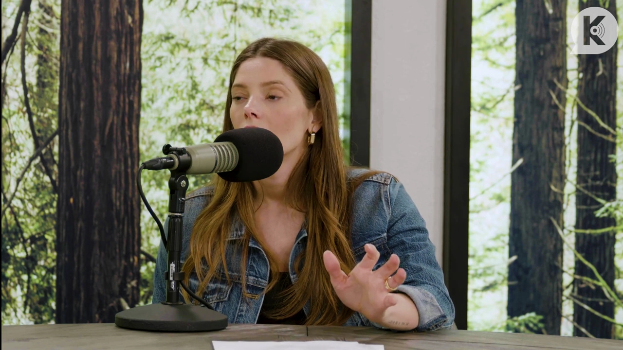 Ashley-Greene-dot-nl_TheTwilightEffect-Aflevering14EclipseRewatchPart2of3-3563.jpg