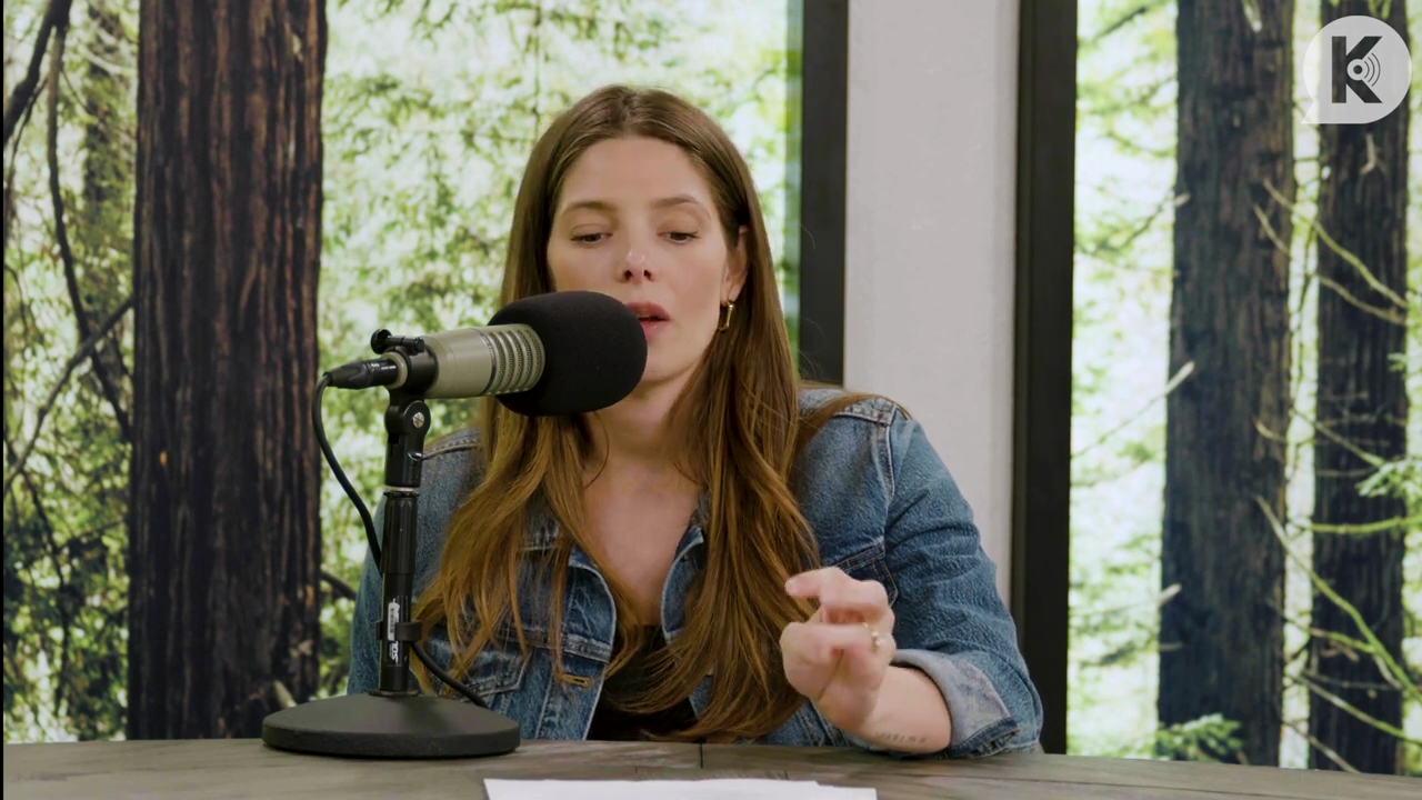 Ashley-Greene-dot-nl_TheTwilightEffect-Aflevering14EclipseRewatchPart2of3-3569.jpg