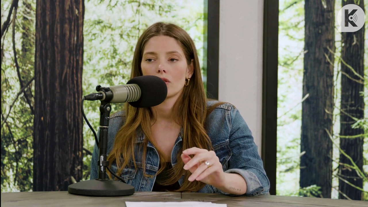 Ashley-Greene-dot-nl_TheTwilightEffect-Aflevering14EclipseRewatchPart2of3-3570.jpg