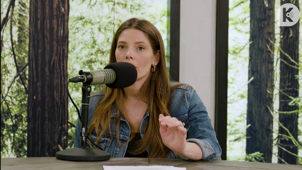 Ashley-Greene-dot-nl_TheTwilightEffect-Aflevering14EclipseRewatchPart2of3-3573.jpg