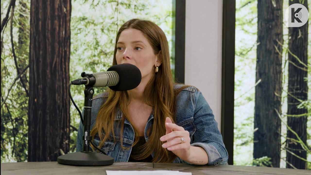 Ashley-Greene-dot-nl_TheTwilightEffect-Aflevering14EclipseRewatchPart2of3-3576.jpg Ashley-Greene-dot-nl_TheTwilightEffect-Aflevering14EclipseRewatchPart2of3-3576.jpg