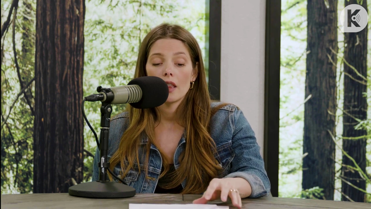 Ashley-Greene-dot-nl_TheTwilightEffect-Aflevering14EclipseRewatchPart2of3-3588.jpg Ashley-Greene-dot-nl_TheTwilightEffect-Aflevering14EclipseRewatchPart2of3-3588.jpg