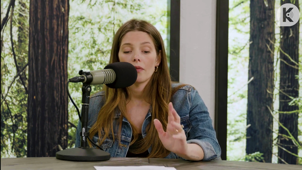 Ashley-Greene-dot-nl_TheTwilightEffect-Aflevering14EclipseRewatchPart2of3-3589.jpg Ashley-Greene-dot-nl_TheTwilightEffect-Aflevering14EclipseRewatchPart2of3-3589.jpg