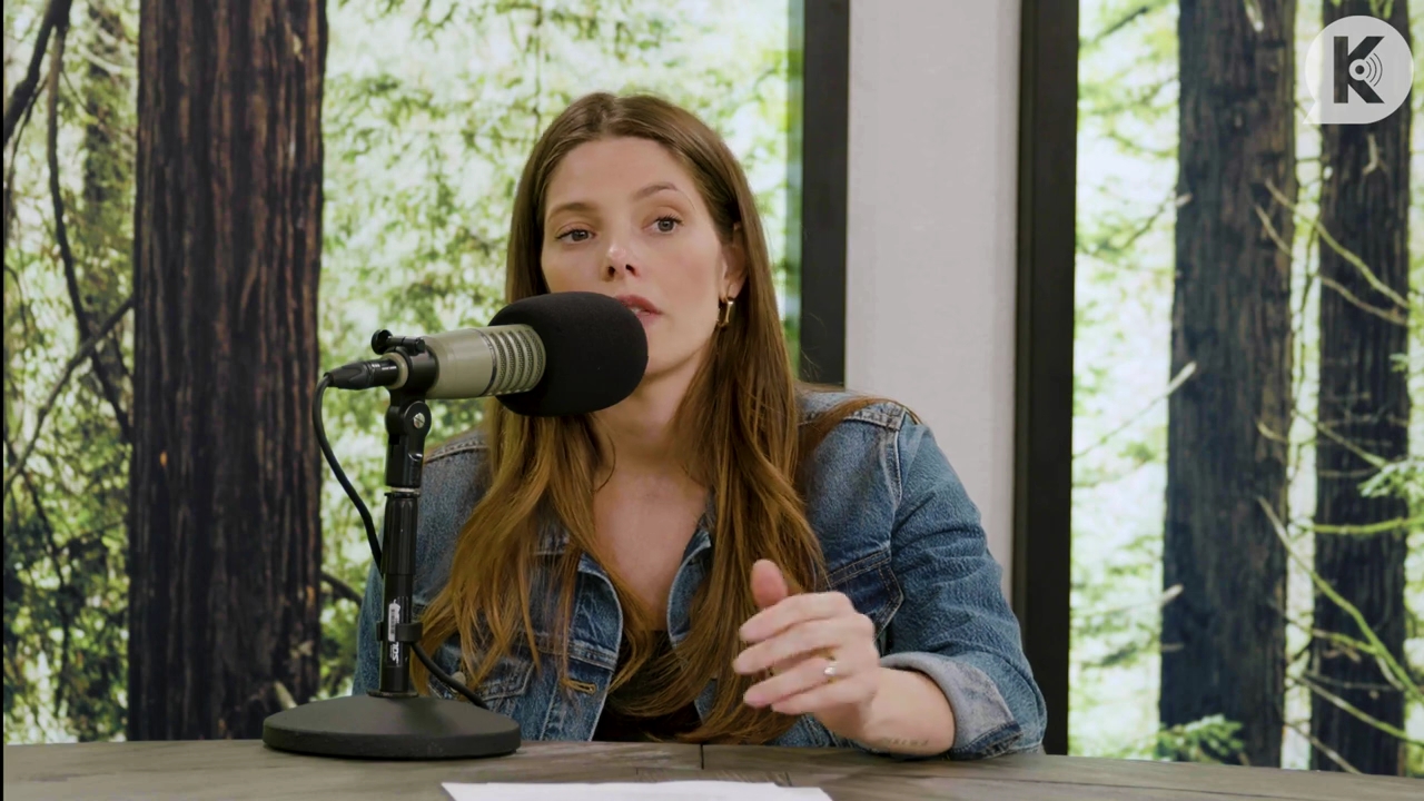 Ashley-Greene-dot-nl_TheTwilightEffect-Aflevering14EclipseRewatchPart2of3-3591.jpg Ashley-Greene-dot-nl_TheTwilightEffect-Aflevering14EclipseRewatchPart2of3-3591.jpg