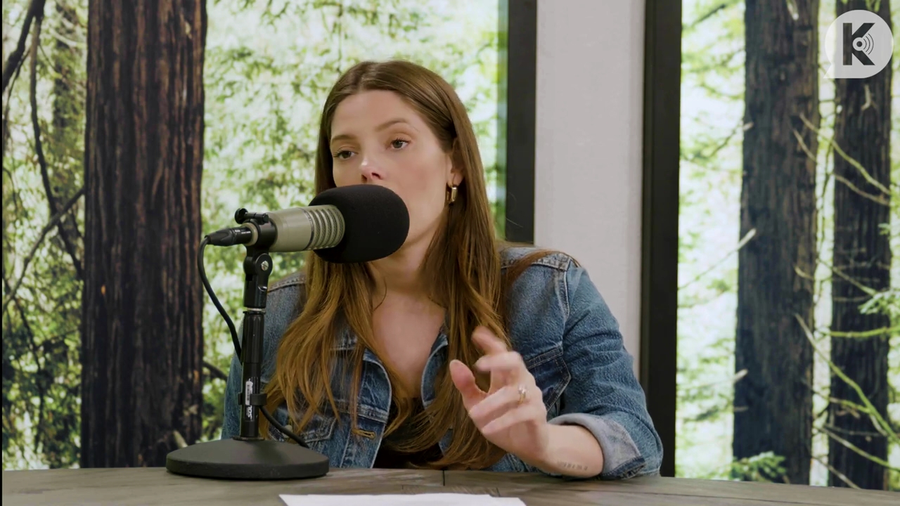 Ashley-Greene-dot-nl_TheTwilightEffect-Aflevering14EclipseRewatchPart2of3-3593.jpg Ashley-Greene-dot-nl_TheTwilightEffect-Aflevering14EclipseRewatchPart2of3-3593.jpg