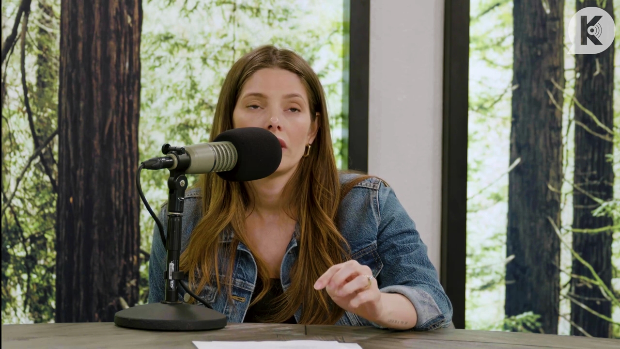 Ashley-Greene-dot-nl_TheTwilightEffect-Aflevering14EclipseRewatchPart2of3-3600.jpg