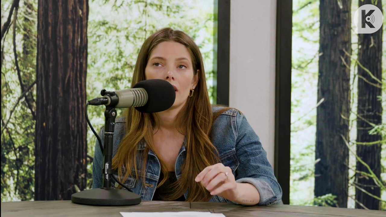 Ashley-Greene-dot-nl_TheTwilightEffect-Aflevering14EclipseRewatchPart2of3-3601.jpg