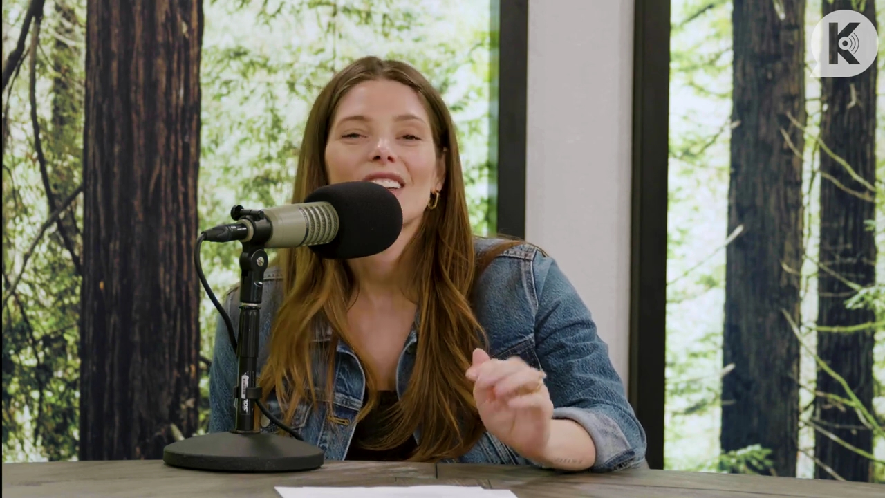 Ashley-Greene-dot-nl_TheTwilightEffect-Aflevering14EclipseRewatchPart2of3-3604.jpg