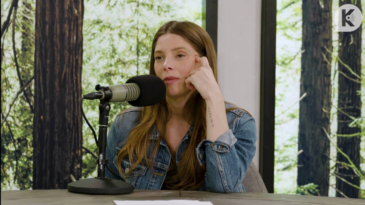 Ashley-Greene-dot-nl_TheTwilightEffect-Aflevering14EclipseRewatchPart2of3-3616.jpg