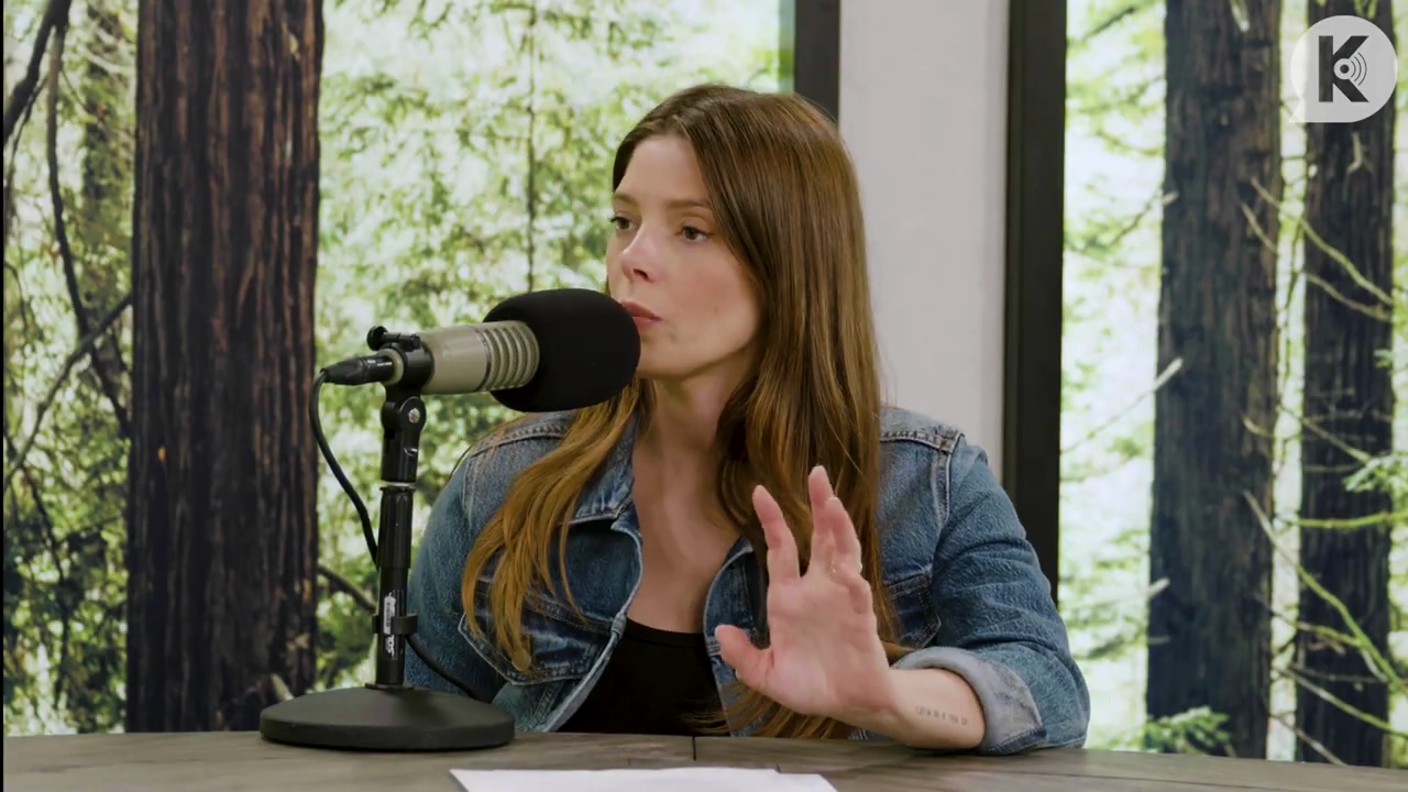 Ashley-Greene-dot-nl_TheTwilightEffect-Aflevering14EclipseRewatchPart2of3-3629.jpg Ashley-Greene-dot-nl_TheTwilightEffect-Aflevering14EclipseRewatchPart2of3-3629.jpg