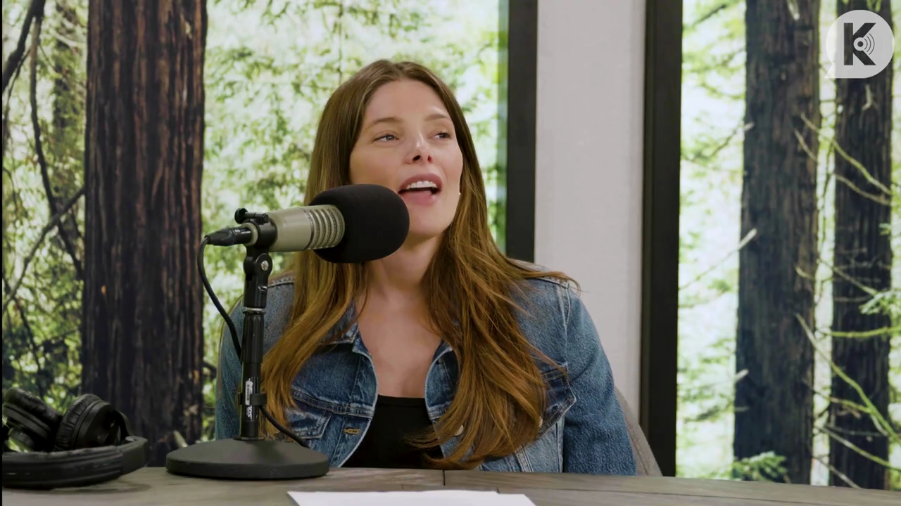 Ashley-Greene-dot-nl_TheTwilightEffect-Aflevering14EclipseRewatchPart2of3-3665.jpg