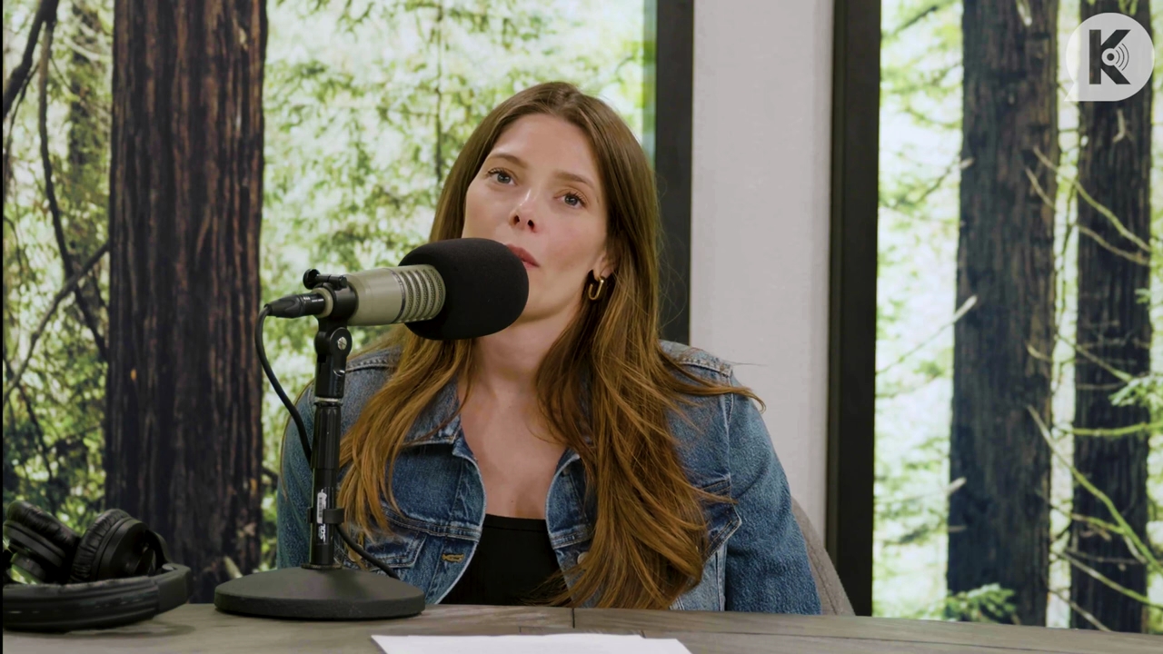 Ashley-Greene-dot-nl_TheTwilightEffect-Aflevering14EclipseRewatchPart2of3-3667.jpg