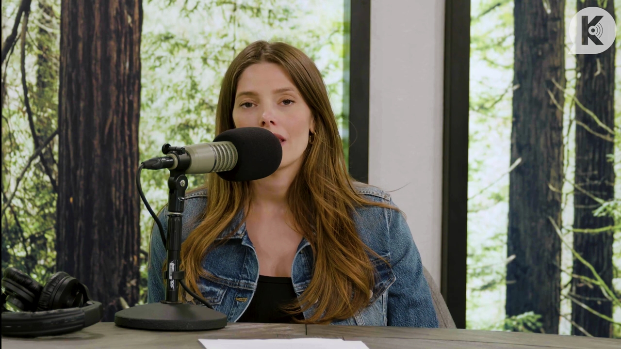Ashley-Greene-dot-nl_TheTwilightEffect-Aflevering14EclipseRewatchPart2of3-3672.jpg