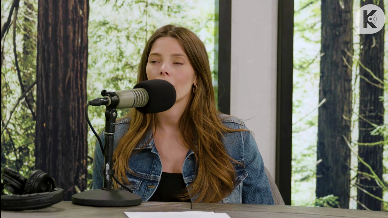 Ashley-Greene-dot-nl_TheTwilightEffect-Aflevering14EclipseRewatchPart2of3-3674.jpg