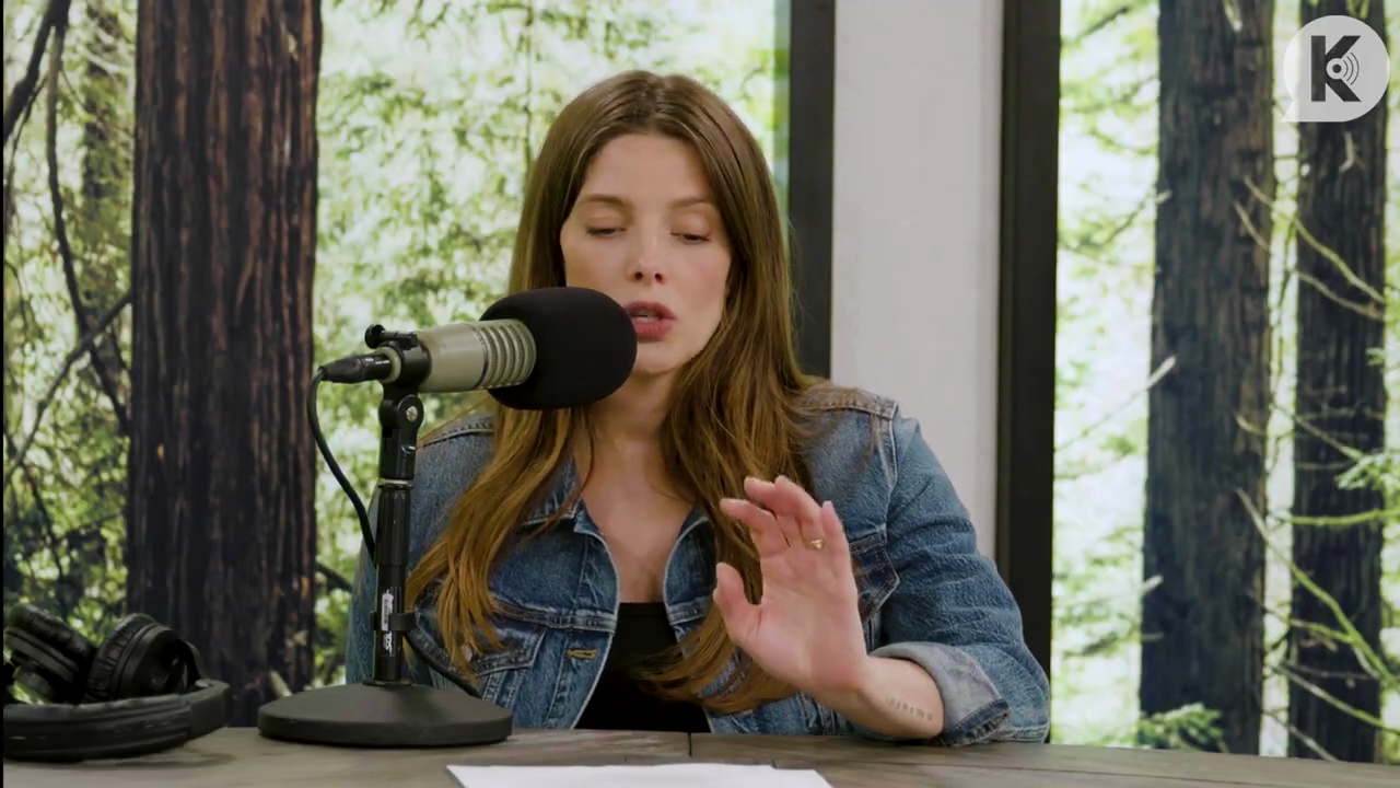 Ashley-Greene-dot-nl_TheTwilightEffect-Aflevering14EclipseRewatchPart2of3-3701.jpg
