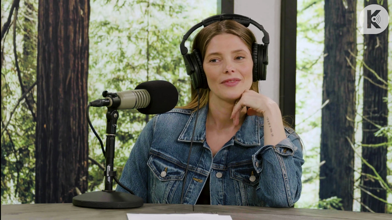 Ashley-Greene-dot-nl_TheTwilightEffect-Aflevering14EclipseRewatchPart2of3-3733.jpg