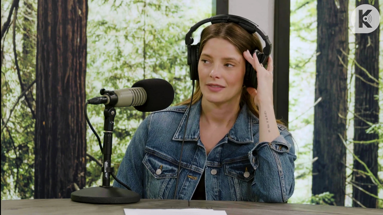 Ashley-Greene-dot-nl_TheTwilightEffect-Aflevering14EclipseRewatchPart2of3-3739.jpg Ashley-Greene-dot-nl_TheTwilightEffect-Aflevering14EclipseRewatchPart2of3-3739.jpg