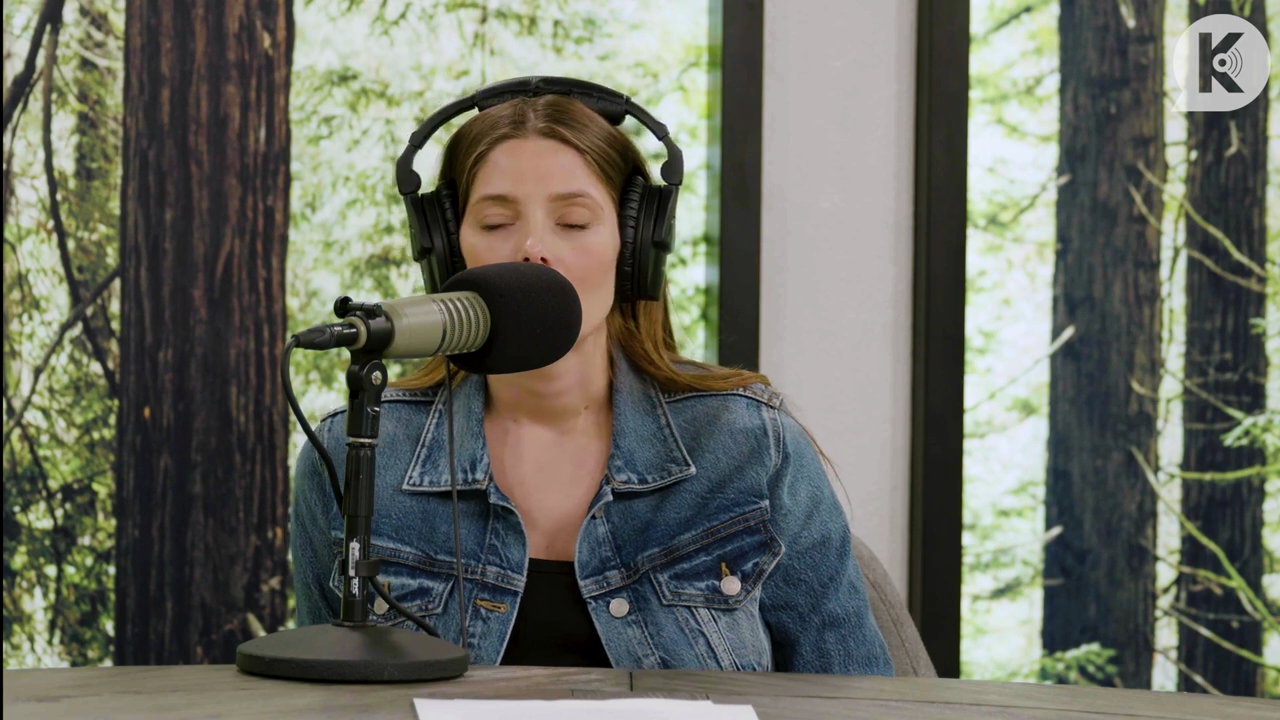 Ashley-Greene-dot-nl_TheTwilightEffect-Aflevering14EclipseRewatchPart2of3-3765.jpg