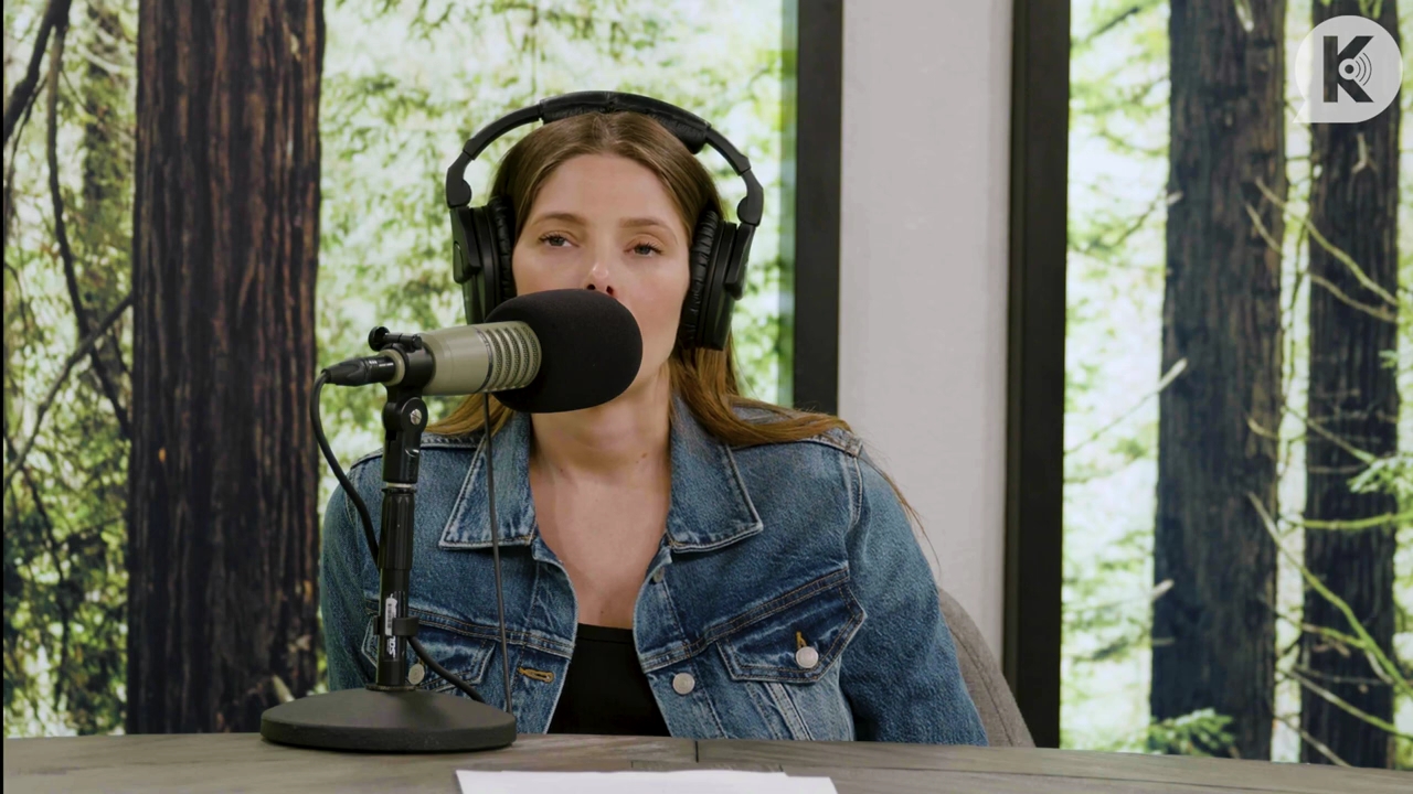 Ashley-Greene-dot-nl_TheTwilightEffect-Aflevering14EclipseRewatchPart2of3-3780.jpg