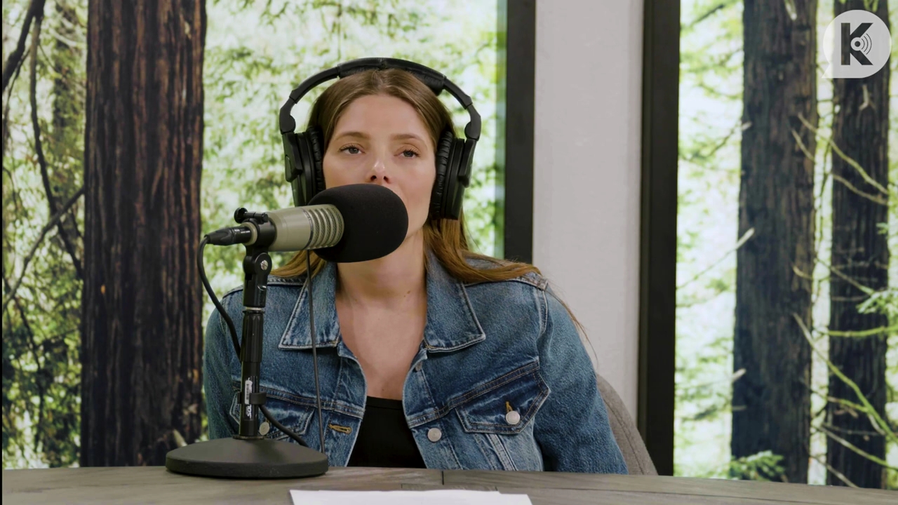 Ashley-Greene-dot-nl_TheTwilightEffect-Aflevering14EclipseRewatchPart2of3-3781.jpg