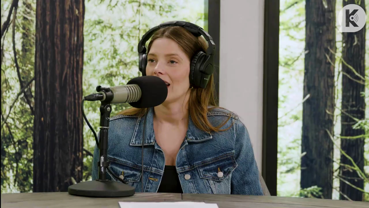 Ashley-Greene-dot-nl_TheTwilightEffect-Aflevering14EclipseRewatchPart2of3-3838.jpg
