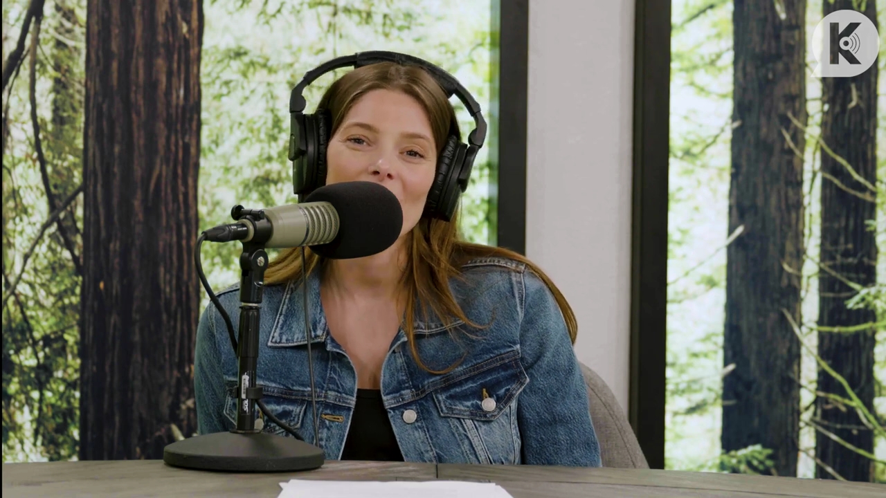 Ashley-Greene-dot-nl_TheTwilightEffect-Aflevering14EclipseRewatchPart2of3-3960.jpg