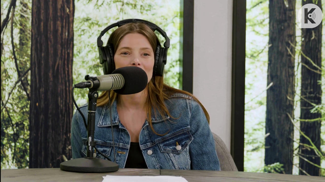 Ashley-Greene-dot-nl_TheTwilightEffect-Aflevering14EclipseRewatchPart2of3-3961.jpg