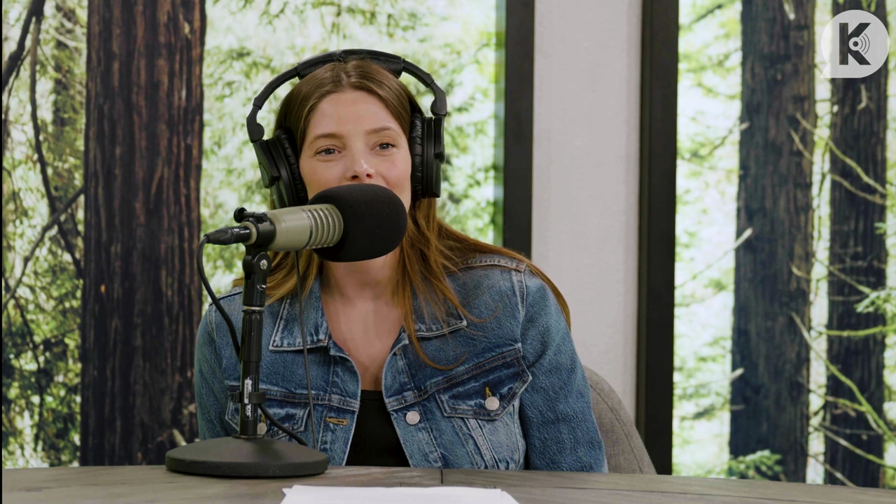 Ashley-Greene-dot-nl_TheTwilightEffect-Aflevering14EclipseRewatchPart2of3-3964.jpg