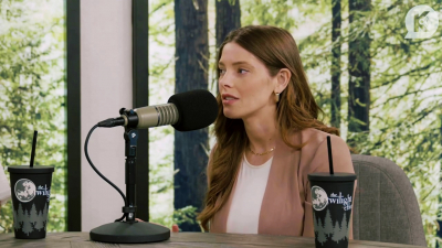 Ashley-Greene-dot-nl_TheTwilightEffect-Aflevering14EclipseRewatchPart2of3-2227.jpg
