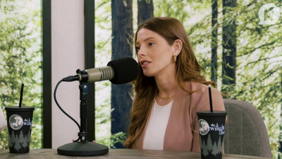 Ashley-Greene-dot-nl_TheTwilightEffect-Aflevering14EclipseRewatchPart2of3-2235.jpg