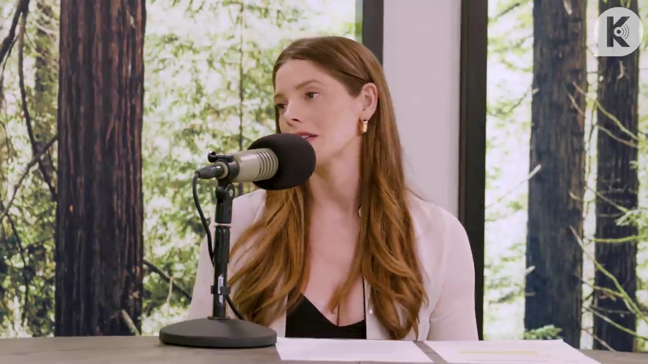 Ashley-Greene-dot-nl_TheTwilightEffect-Aflevering14EclipseRewatchPart3of3-0112.jpg