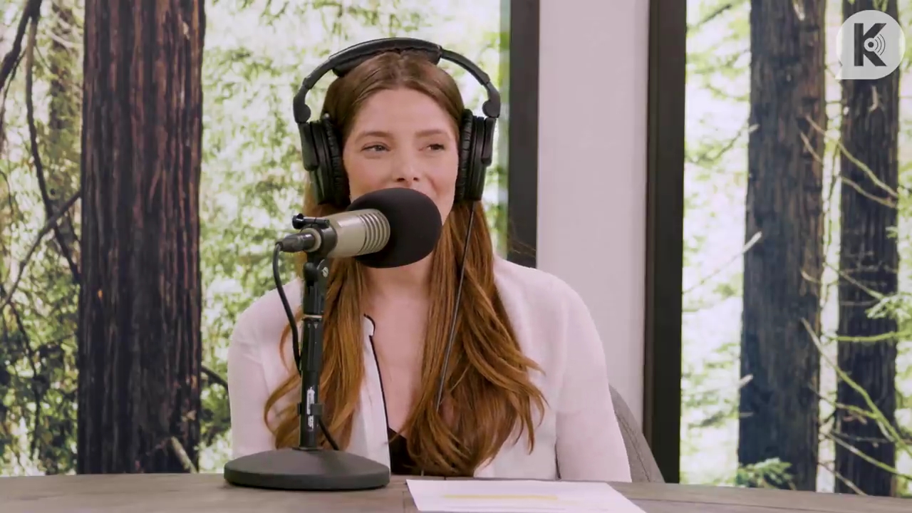 Ashley-Greene-dot-nl_TheTwilightEffect-Aflevering14EclipseRewatchPart3of3-0216.jpg