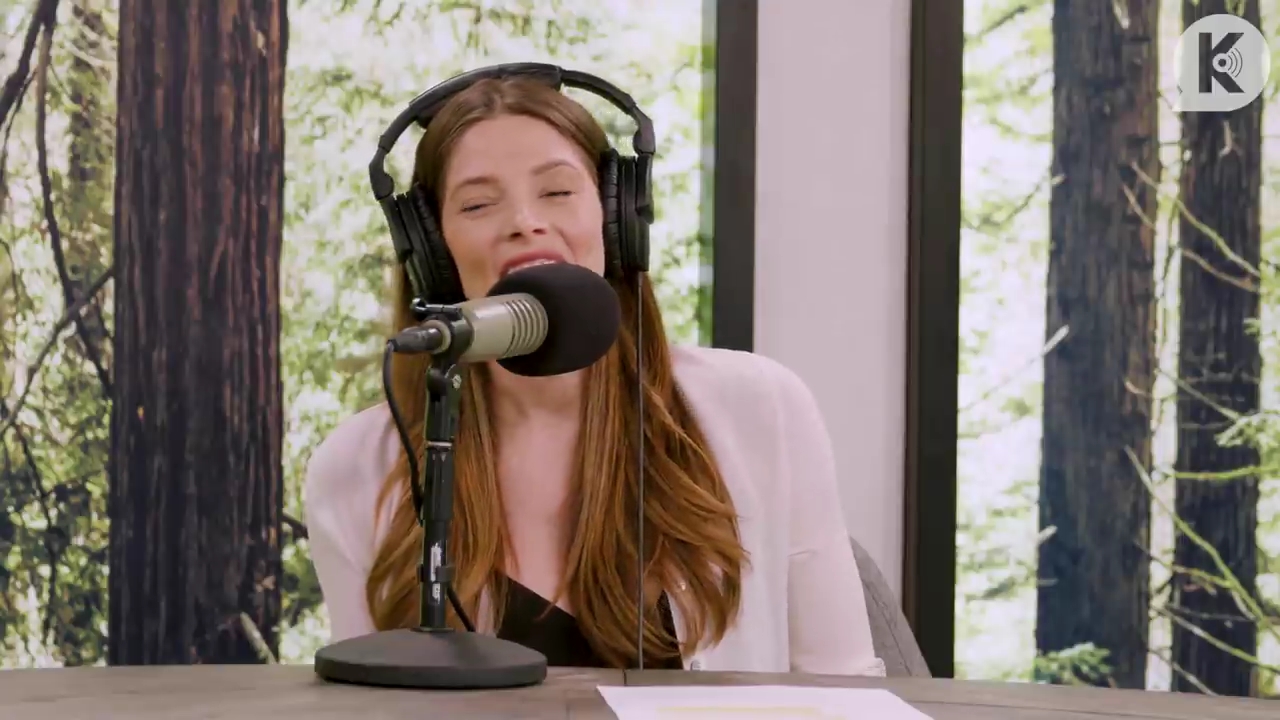 Ashley-Greene-dot-nl_TheTwilightEffect-Aflevering14EclipseRewatchPart3of3-1161.jpg Ashley-Greene-dot-nl_TheTwilightEffect-Aflevering14EclipseRewatchPart3of3-1161.jpg