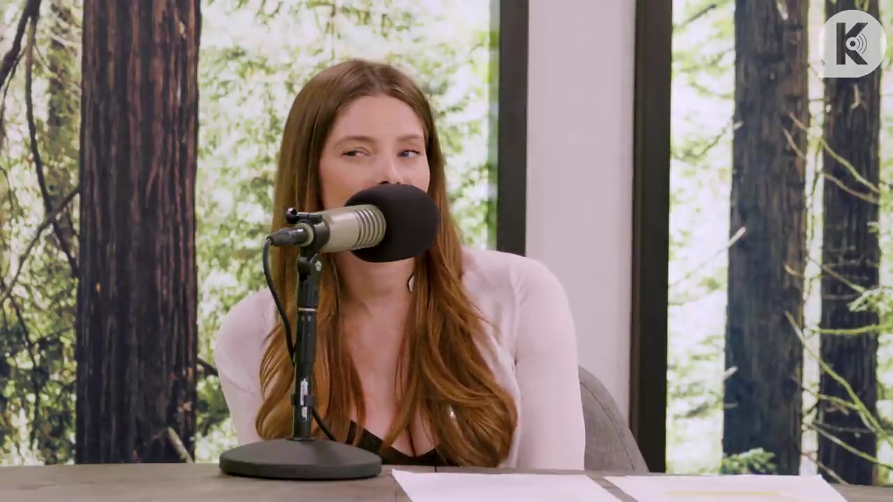 Ashley-Greene-dot-nl_TheTwilightEffect-Aflevering14EclipseRewatchPart3of3-1761.jpg Ashley-Greene-dot-nl_TheTwilightEffect-Aflevering14EclipseRewatchPart3of3-1761.jpg