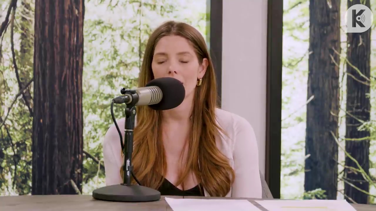 Ashley-Greene-dot-nl_TheTwilightEffect-Aflevering14EclipseRewatchPart3of3-1821.jpg Ashley-Greene-dot-nl_TheTwilightEffect-Aflevering14EclipseRewatchPart3of3-1821.jpg