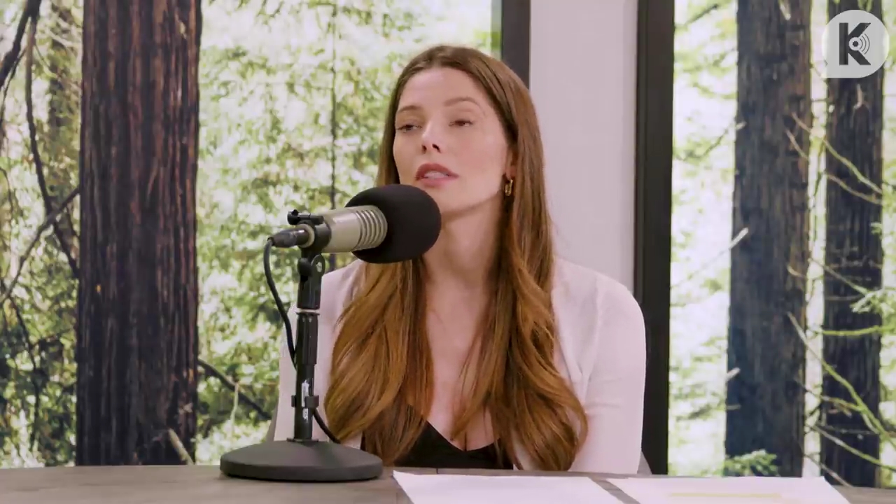 Ashley-Greene-dot-nl_TheTwilightEffect-Aflevering14EclipseRewatchPart3of3-1845.jpg Ashley-Greene-dot-nl_TheTwilightEffect-Aflevering14EclipseRewatchPart3of3-1845.jpg