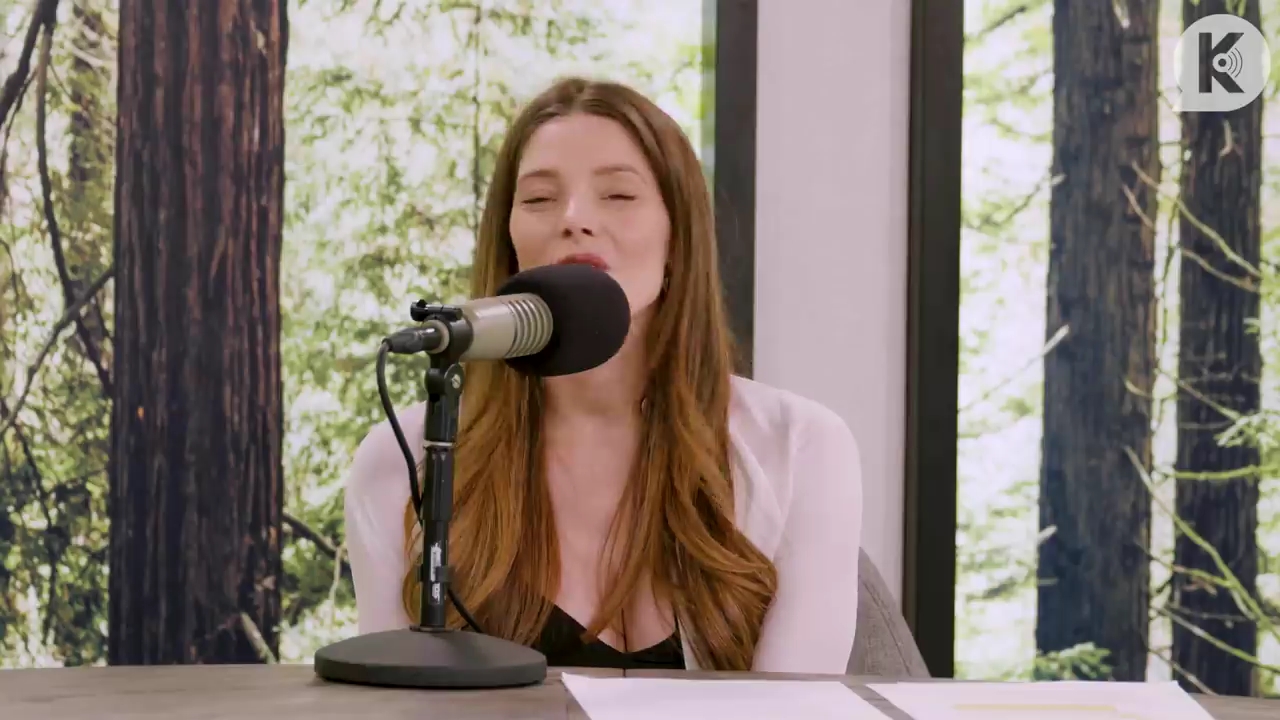 Ashley-Greene-dot-nl_TheTwilightEffect-Aflevering14EclipseRewatchPart3of3-1917.jpg Ashley-Greene-dot-nl_TheTwilightEffect-Aflevering14EclipseRewatchPart3of3-1917.jpg